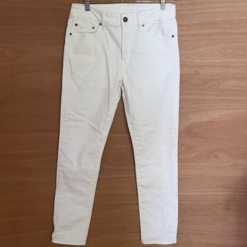 AE American Eagle Outfitters women's white jeans size 30X30 straight tapered